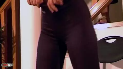 Azucena haciendo un strip   photo 02