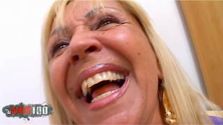 Rubia brasileÃ±a abuelita fo...