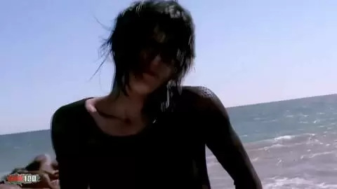 Barbara Nux posando delante de la barra  photo 06