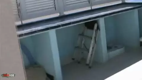 La preciosa joven morena Barbara Nux se desnuda en la terraza photo 08