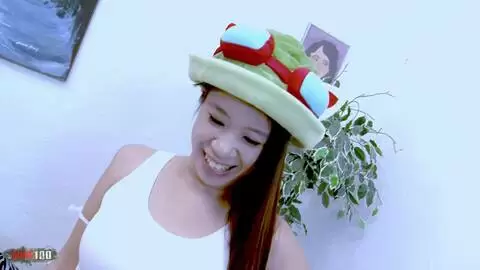 La pequeña asiática Asia Zo chupando y follando con un patético perdedor photo 05