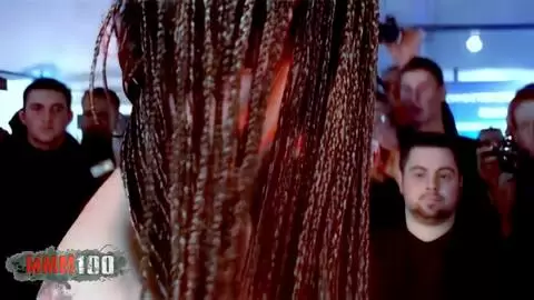 Salón erótico de Besançon 2007 espectáculo de Alicia Dark con Katia photo 06