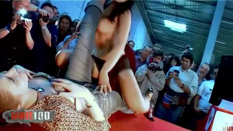 Salón erótico de Besançon 2007 espectáculo número 7 de Alycia Lopez photo 08