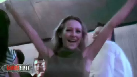 Fiesta loca en una discoteca de Besançon después de la feria erótica photo 01