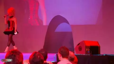 Show de Amelie Jolie y Shannya Tweeks a Besancon 2009 photo 01