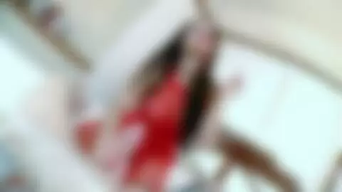 Deliciosa paja y mamada mientras fuma por una madura con grandes tetas