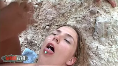 La sesión dura de playa de Calia B con sus grandes tetas naturales rebotando photo 15