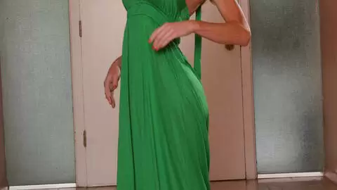 Honey West desnudandose   photo 1