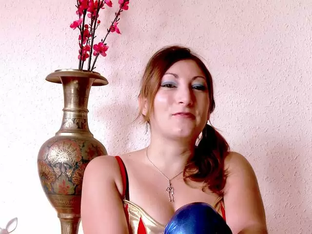 Entrevista sexy con Charlotte De Castille  photo 3