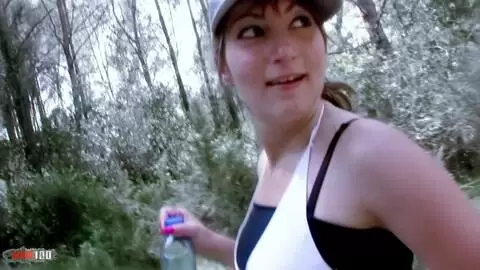 Jogging porno en el bosque con Charlotte de Castille photo 01