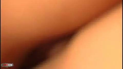 Christine enseñando su cuerpo  encima de la cama  photo 13