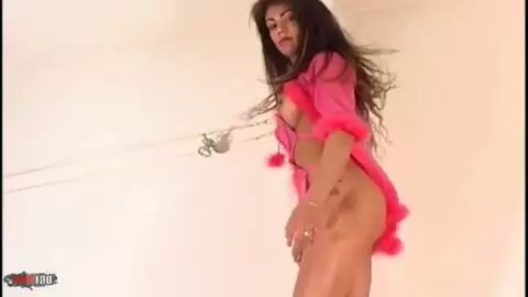 Christine enseñando su cuerpo  photo 05