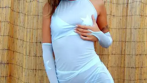 Crystal Wells desnudandose   photo 2