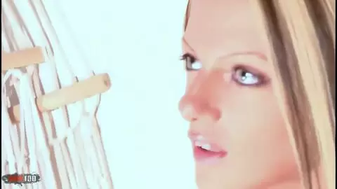 La estrella porno húngara Crystal Wells posa para fotos sexys en la terraza photo 03