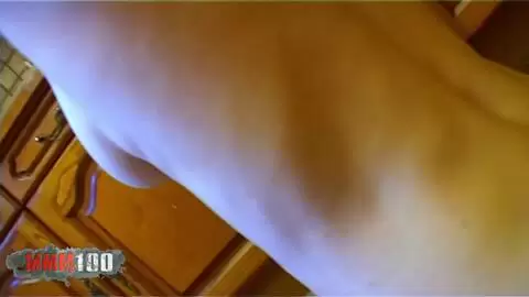 Djamy, milf árabe jugando con una zanahoria en la cocina - remastered photo 07