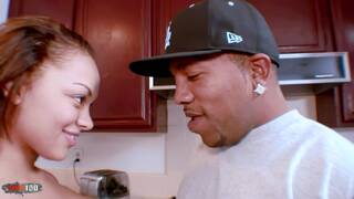 Dominic dalton, tetas grandes 