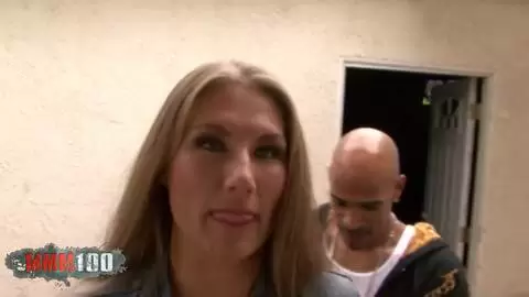 Milf follada por un semental negro con una gran polla photo 03