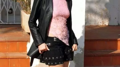 Emy enseñando su cuerpo   photo 1