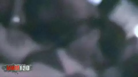 Emy quería follar a una puta transexual photo 03