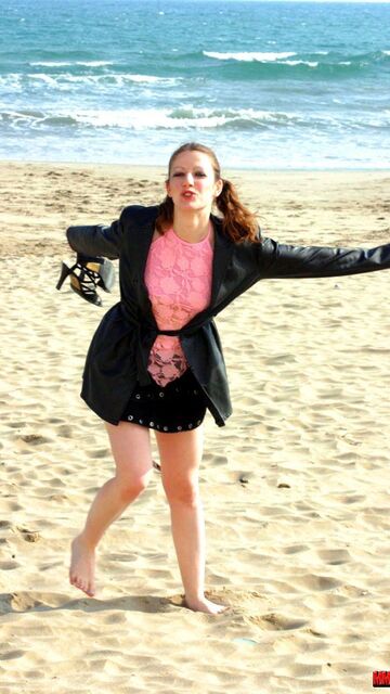 Emy Foto Sexy Gratis #051