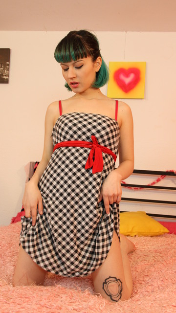 Eris Maximo Foto Sexy Gratis #001