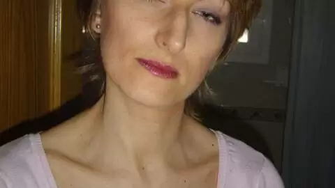 Estelle Clark desnudandose  
