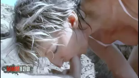 Sexy madura se la follan duro en la playa photo 05