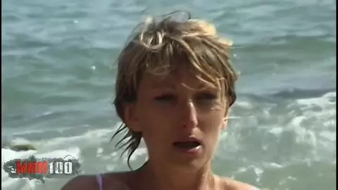 Follada anal en la playa con la hermosa MILF francesa Estelle Clark photo 06