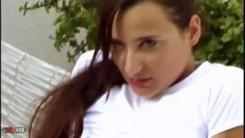 Eva enseñando su cuerpo  photo 04