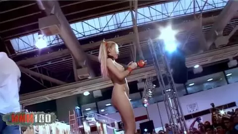 Lesly Kiss en el escenario del Festival de Cine Erótico de Barcelona en 2006 photo 08