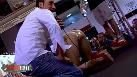 Lesly Kiss en el escenario del Festival de Cine Erótico de Barcelona en 2006 photo 15