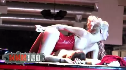 Sonia Baby desnudándose y orinando en el Ficeb 2007 photo 03