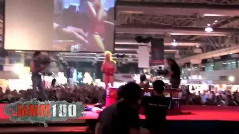 Sonia Baby desnudándose y orinando en el Ficeb 2007 photo 08