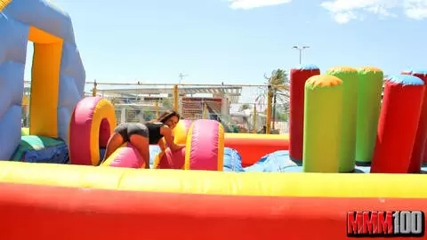 Gala Brown posando   photo 15