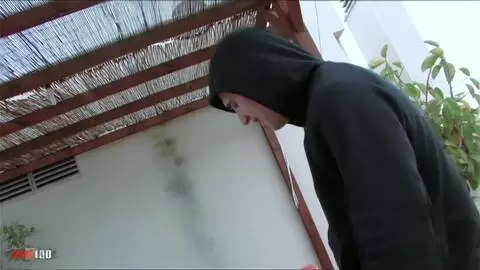 Nina Roberts se folla a dos bombas latinas photo 04