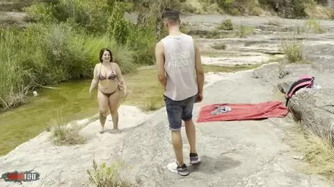 MILF espanola rellenita tatuada Iria Ruiz anal y corrida en la playa photo 3