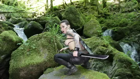 La guapa morena francesa Irogenia hace un striptease vestida de guerrera photo 7