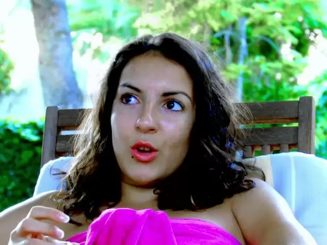Entrevista a la joven morena francesa Isabelle Solis photo 2