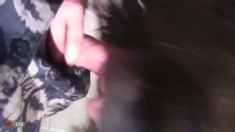 Jessica sole chupando una polla mientras está sentada en el baño photo 13