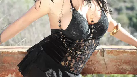 Jordan Perry desnudandose  photo 1