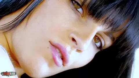 Jordanne Kali haciendo un strip en el sofá  photo 09