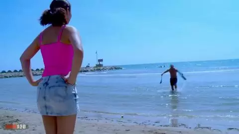 MILF latina caliente Julia Gomez follada duro por el culo en el bosque photo 01