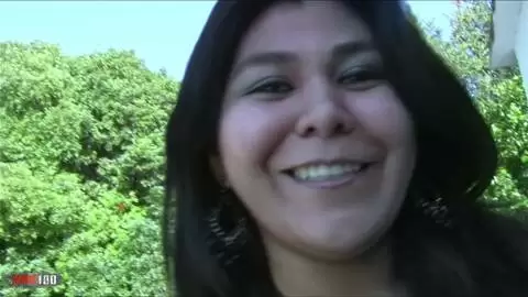 Leo Galvez se da un festín follándose a la bella boliviana Julia Morgan photo 01