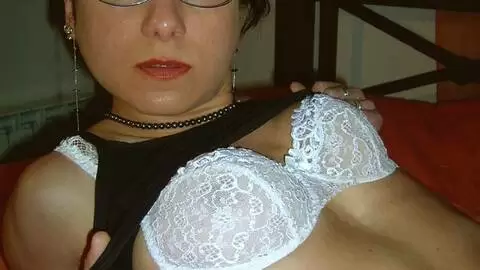 Julie posando   photo 4