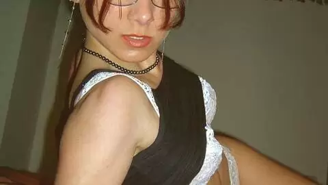 Julie posando   photo 8