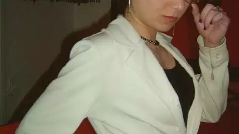 Julie posando  