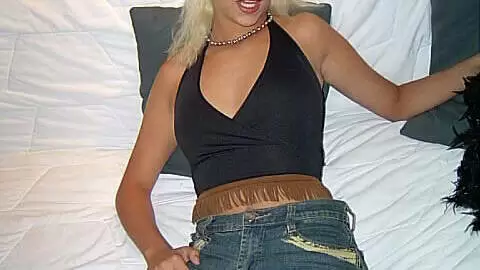 Karina posando   photo 4