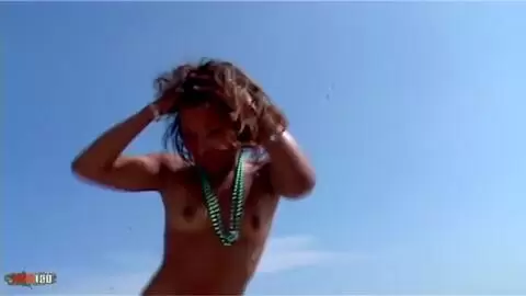 Karla Sanchez: striptease de ébano caliente en la playa photo 15