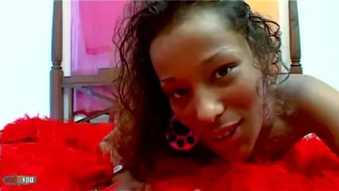 Jovencita cachonda Karla Sanchez se toca el coño photo 16