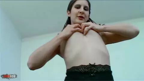 Sesión de fotos muy sexy con la soberbia Katia sobre el sofá photo 03